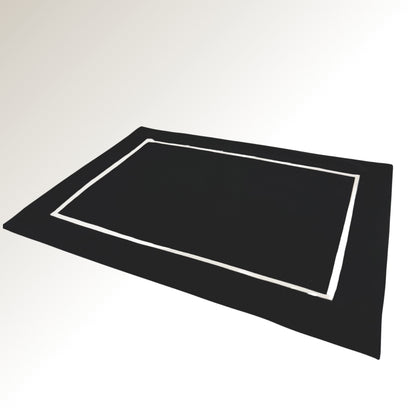Black and white classic placemats.