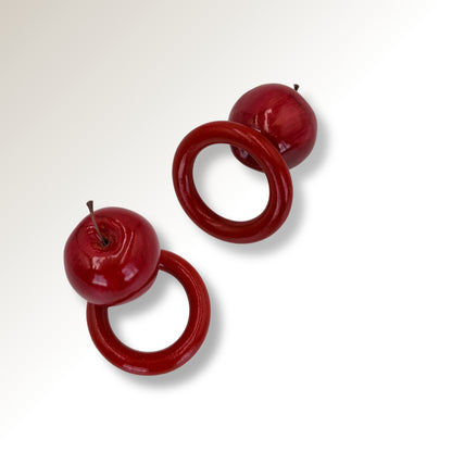 Apple ring.