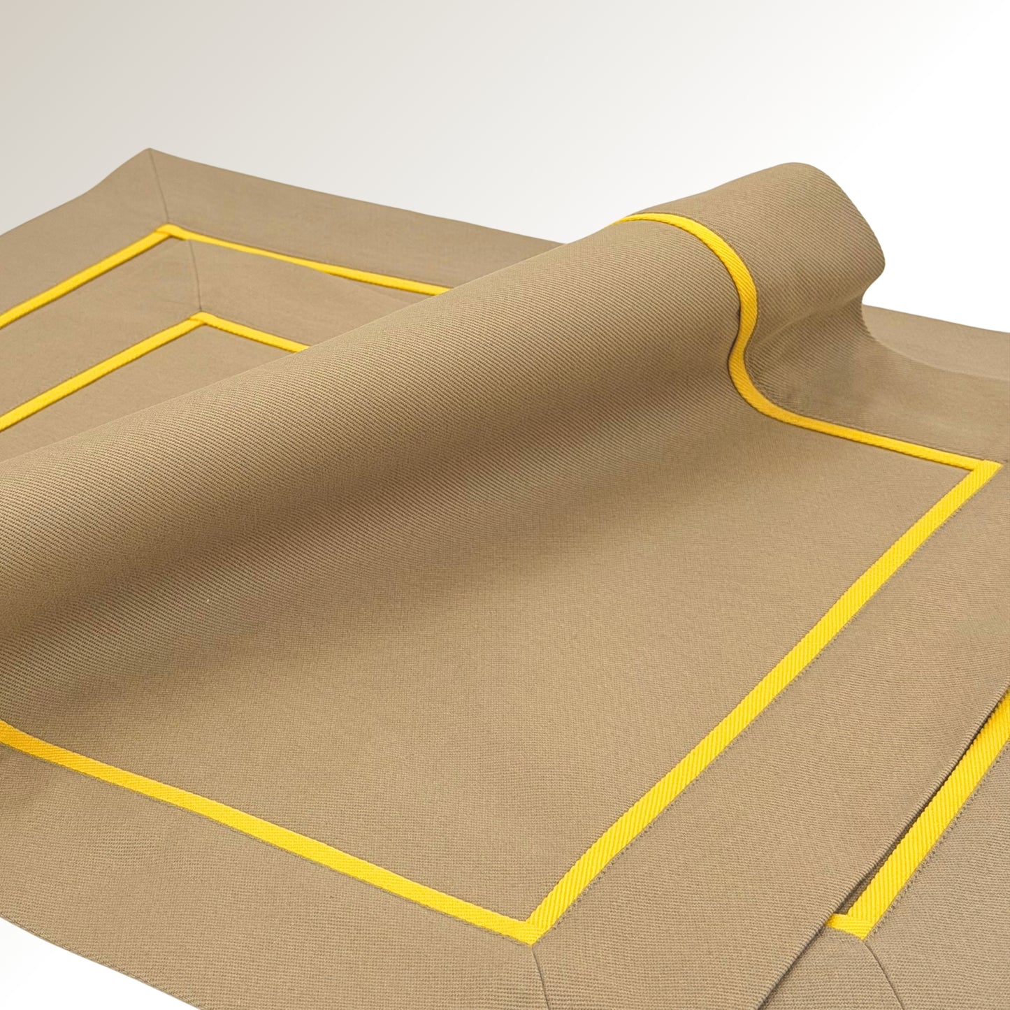 Castor yellow classic placemats.