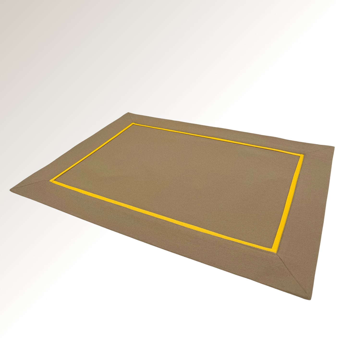 Castor yellow classic placemats.